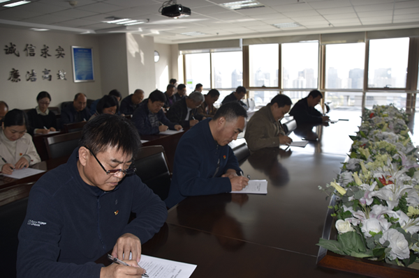 华体会体育官方网站-华体会体育(中国)
组织党员干部进行主题教育应知应会知识测试
